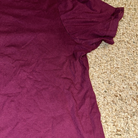 GAP V-Neck T-Shirt - Picture 4 of 4